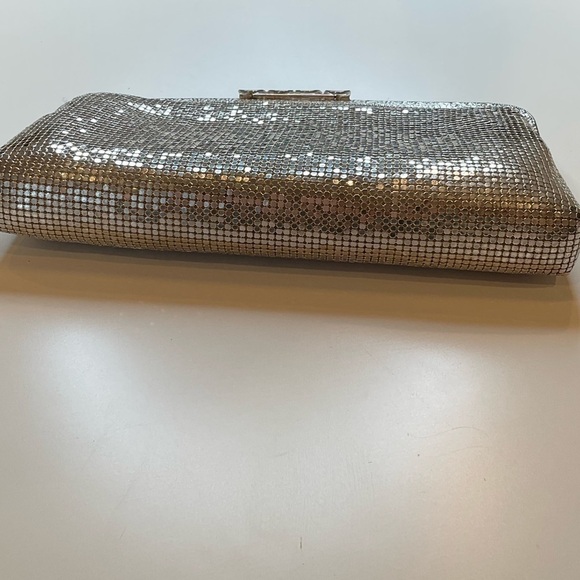 Silver metal mesh clutch… looks to be vintage - Picture 7 of 12